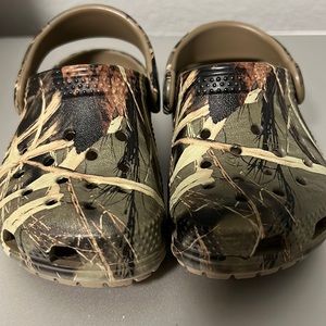 Toddler camo crocs